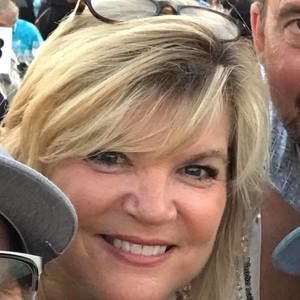 Meet your Posher, Elaine